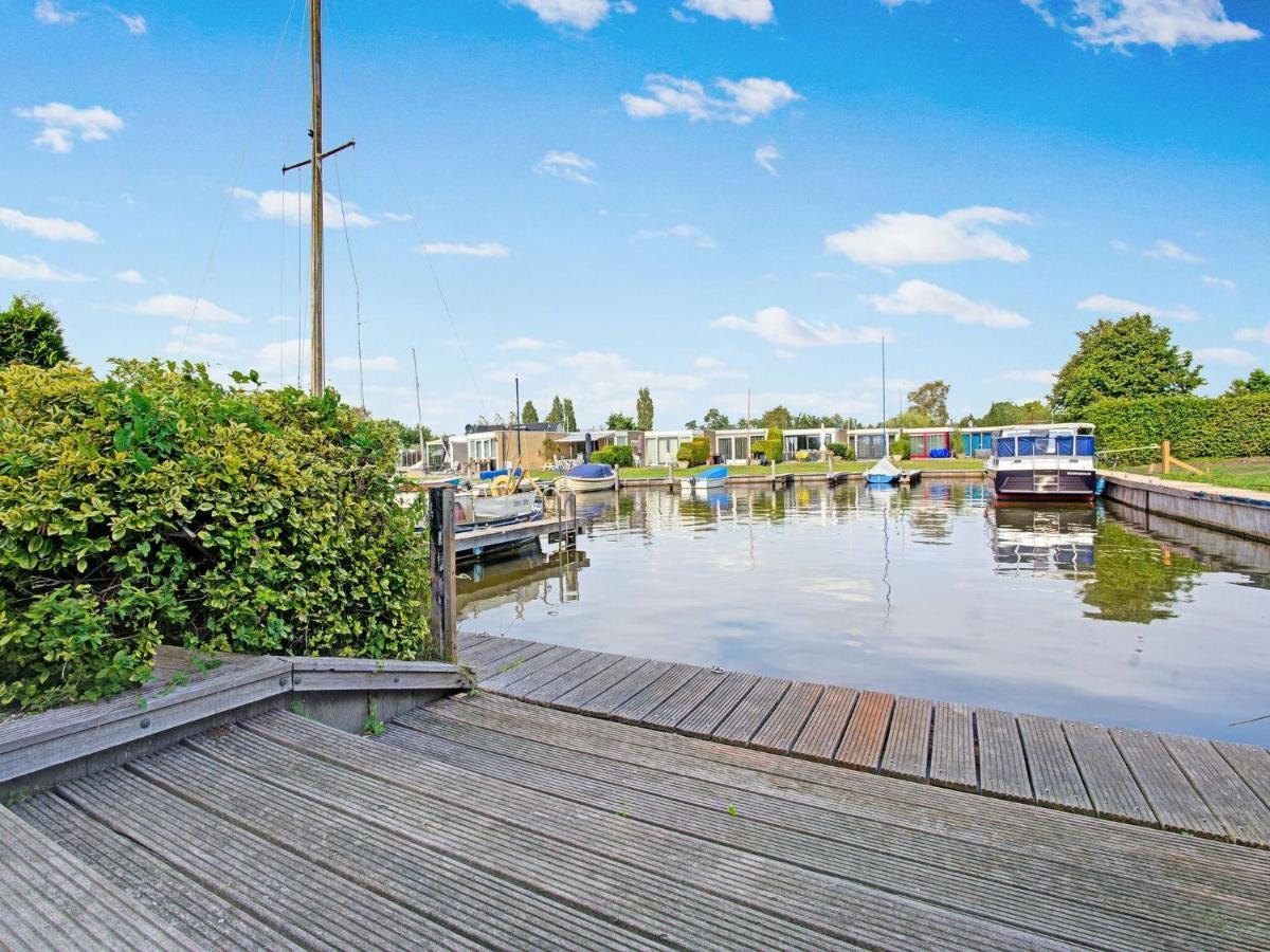 Waterfront Holiday Home With Jetty Boornzwaag over de Wielen المظهر الخارجي الصورة
